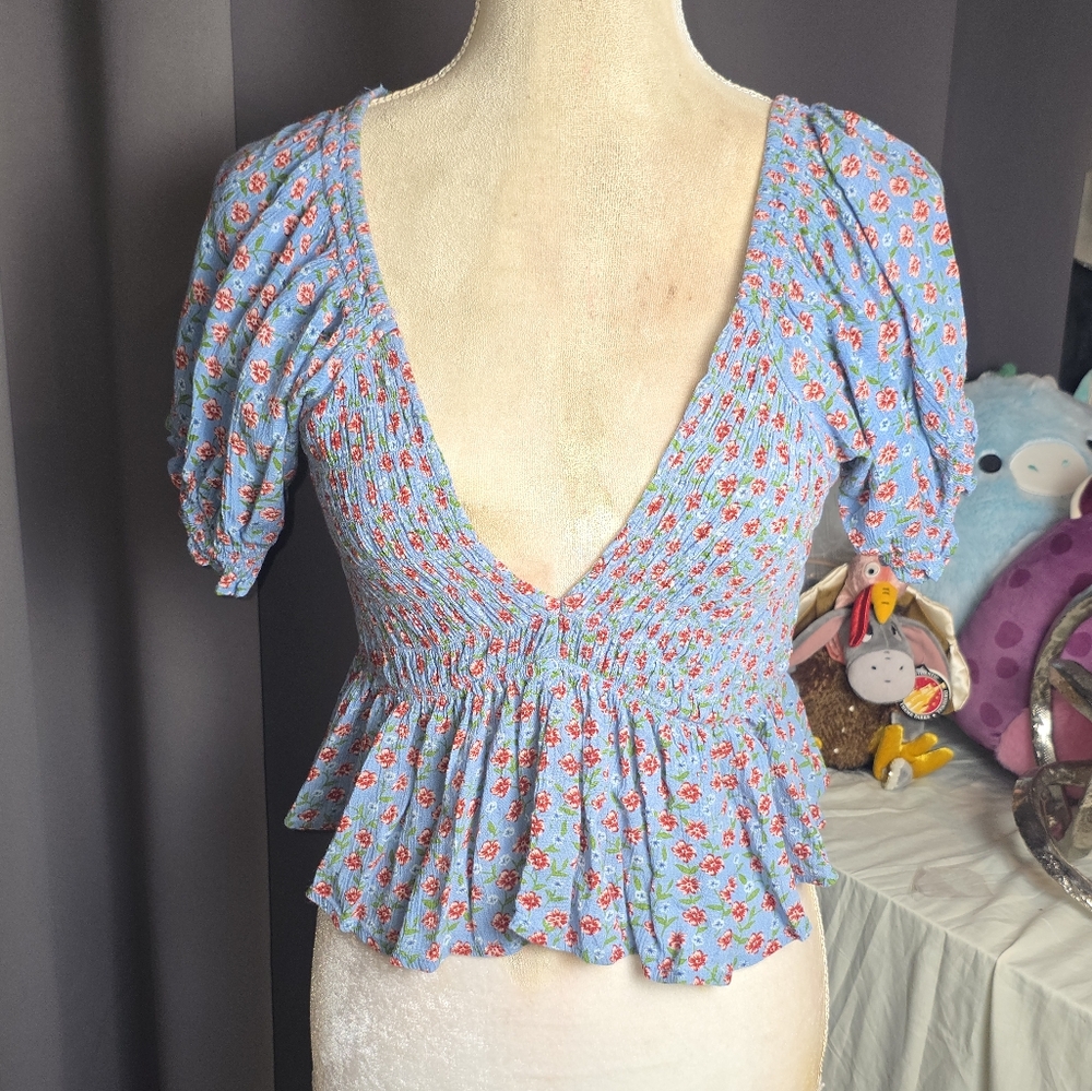 Urban Outfitters Blue Floral Smocked Peplum Crop Top S Puff Sleeve Festival Boho